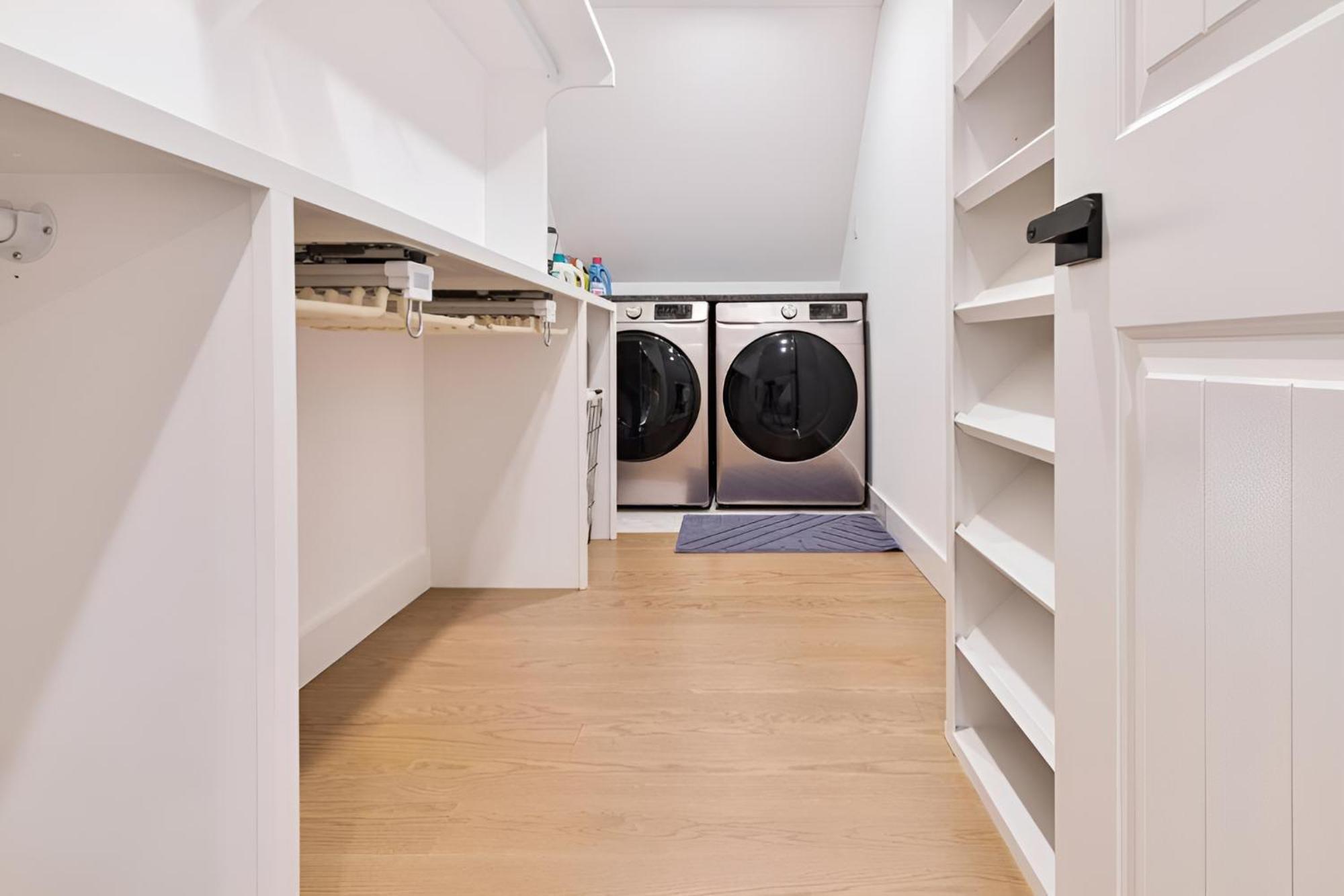 Renovated & Sophisticated Home Near Beach & Shops! บาร์นสเตเบิล ภายนอก รูปภาพ