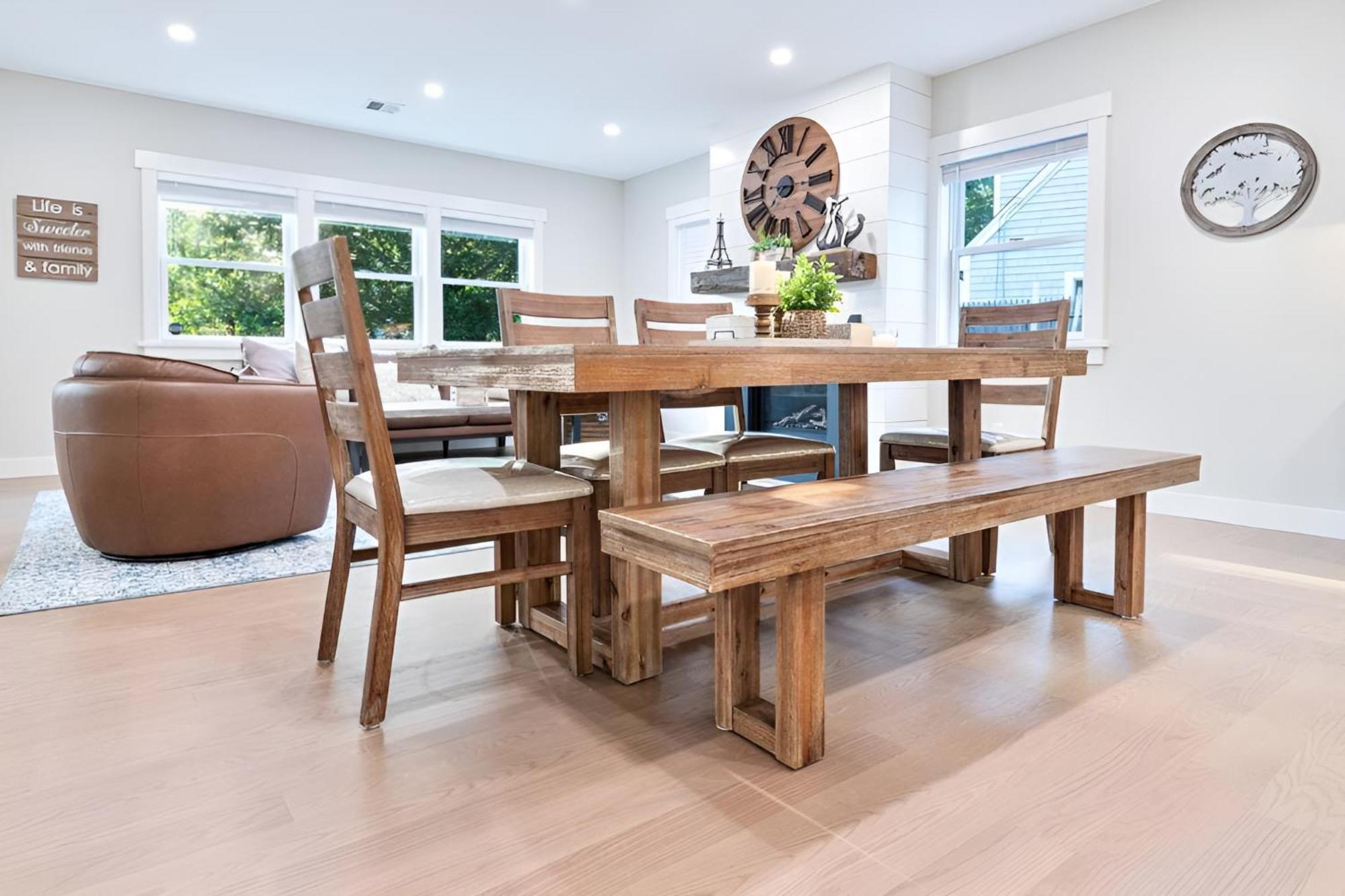 Renovated & Sophisticated Home Near Beach & Shops! บาร์นสเตเบิล ภายนอก รูปภาพ