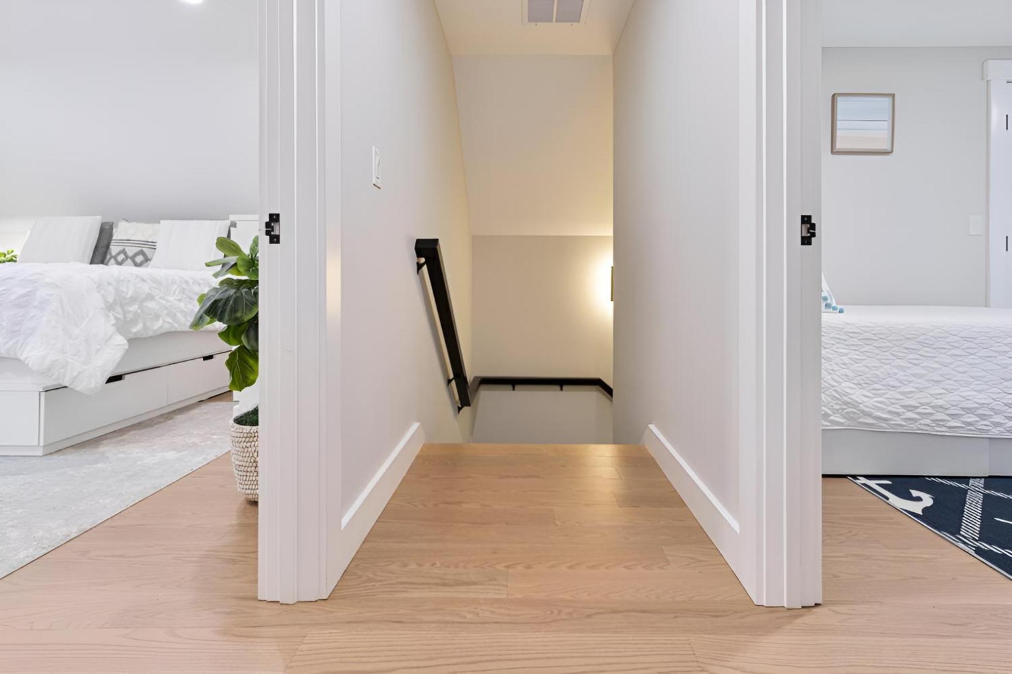 Renovated & Sophisticated Home Near Beach & Shops! บาร์นสเตเบิล ภายนอก รูปภาพ