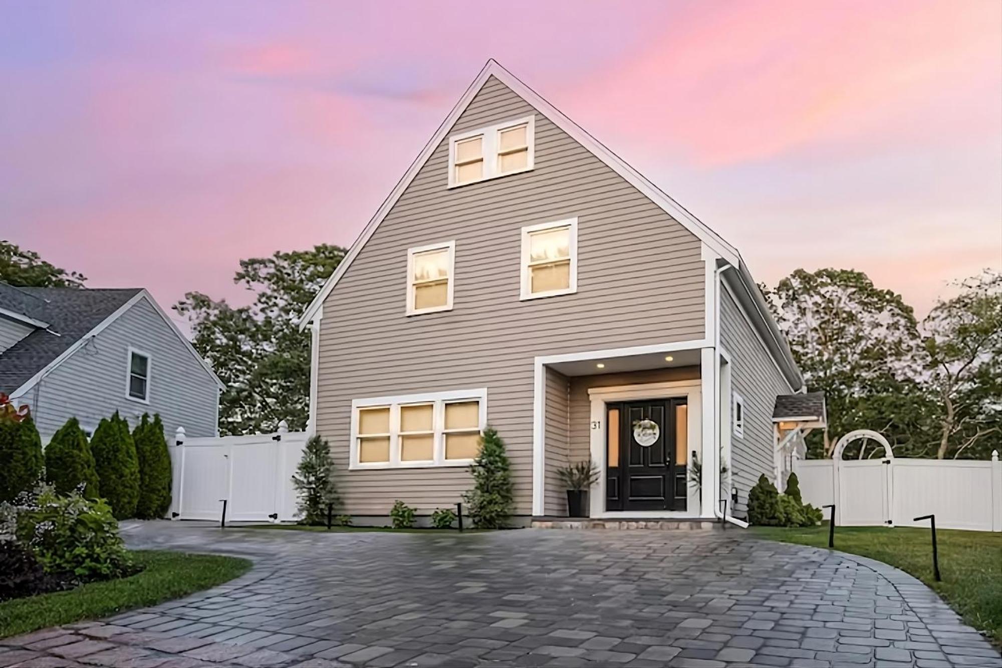 Renovated & Sophisticated Home Near Beach & Shops! บาร์นสเตเบิล ภายนอก รูปภาพ